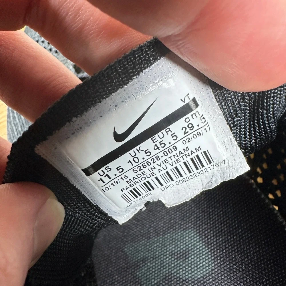 Nike Flyknit Racer Triple Black Men 11.5 Running Shoes 526628-009 Anthracite